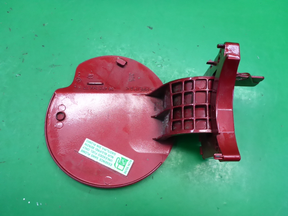 Лючок бензобака