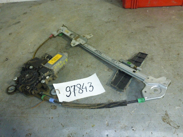 Стеклоподъемник электр. задний левый