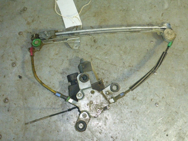 Стеклоподъемник электр. задний правый