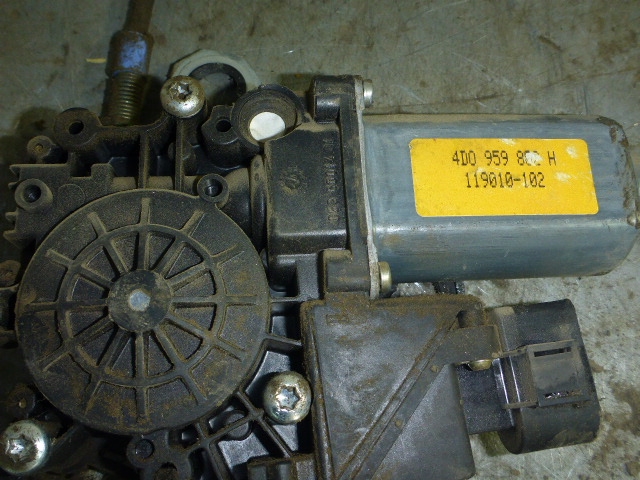 Стеклоподъемник электр. задний правый