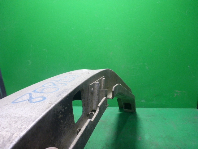 Усилитель переднего бампера