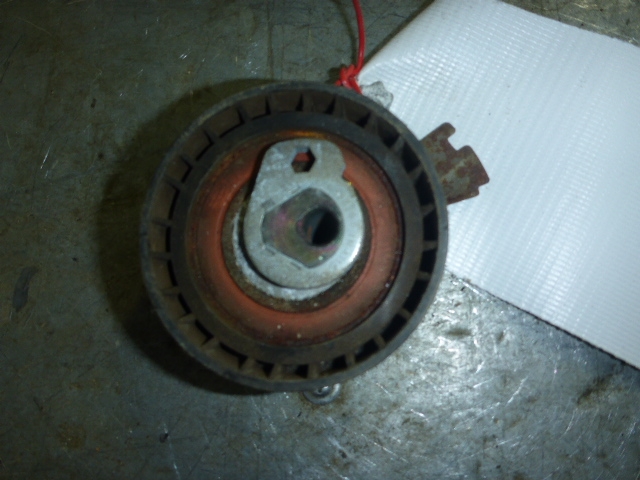 Ролик-натяжитель