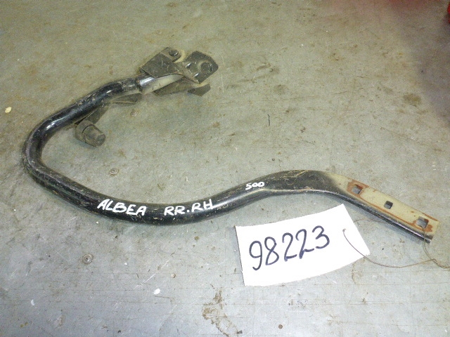 Петля крышки багажника