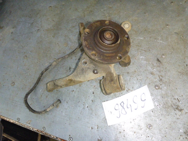 Кулак поворотный задний правый