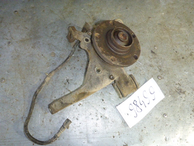 Кулак поворотный задний правый