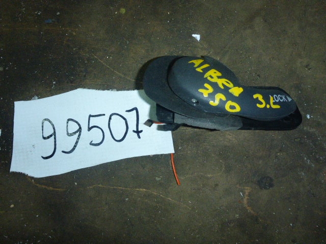 Ручка двери задней внутренняя левая