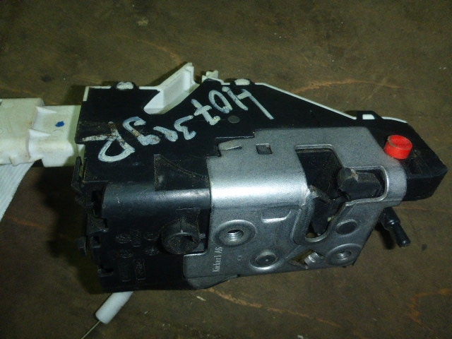 Замок двери задней правой