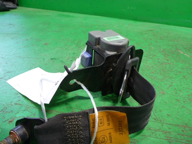 Ремень безопасности