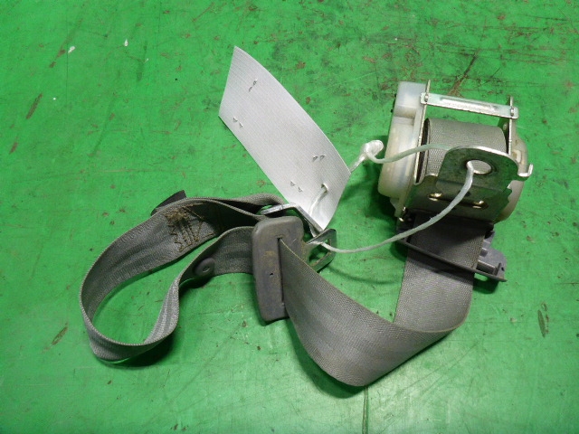 Ремень безопасности