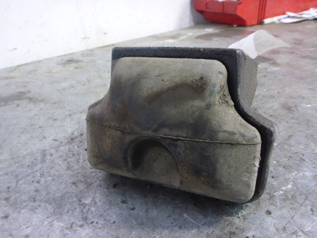 Отбойник задней рессоры