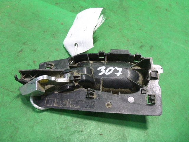 Ручка двери передней внутренняя правая