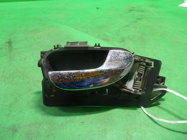 Ручка двери передней внутренняя правая