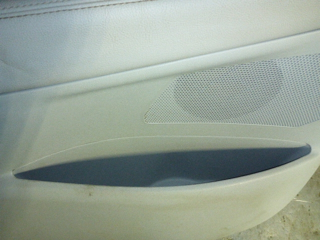 Обшивка двери передней левой