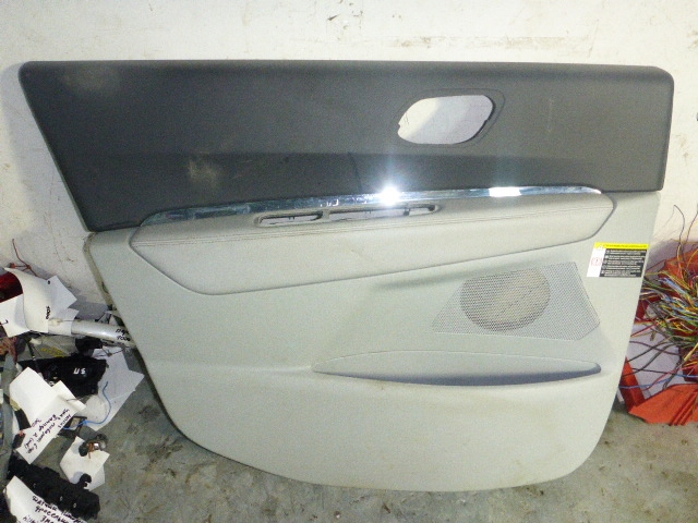 Обшивка двери передней левой