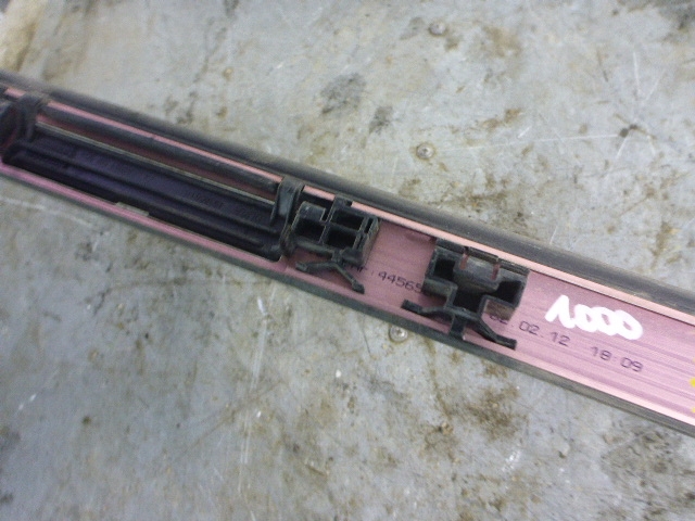 Молдинг крыши правый