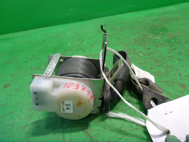 Ремень безопасности