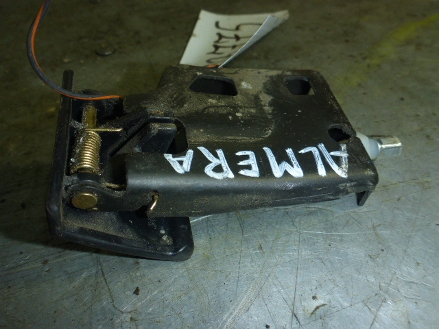 Ручка открывания капота