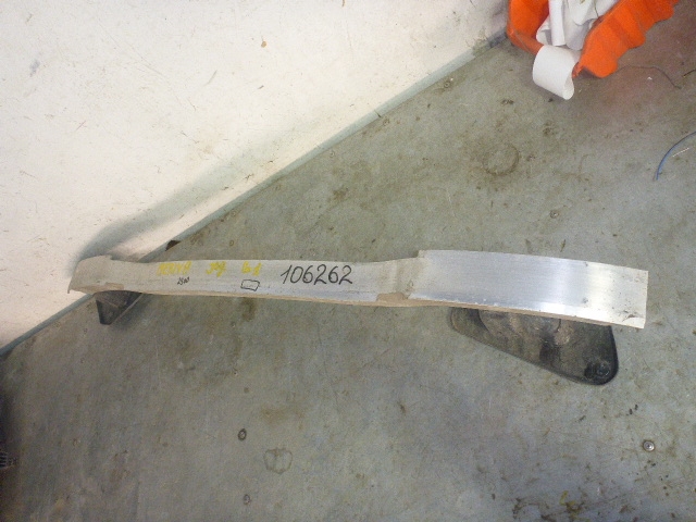 Усилитель заднего бампера