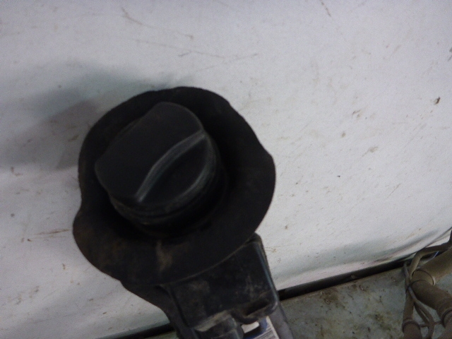 Горловина топливного бака