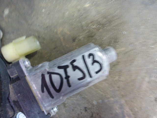 Стеклоподъемник электр. задний левый