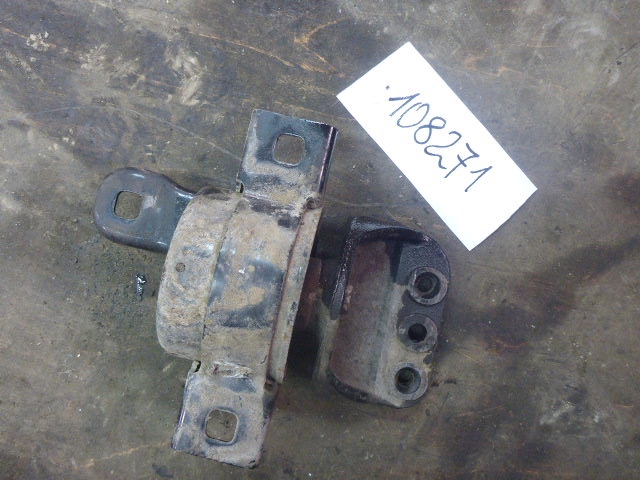 Опора двигателя правая