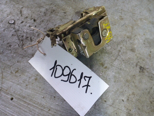 Замок двери задней правой