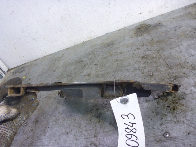 Кронштейн усилителя переднего бампера левый