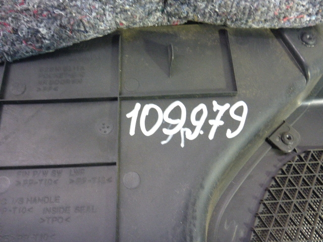 Обшивка двери задней правой