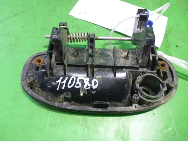 Ручка двери передней наружная правая