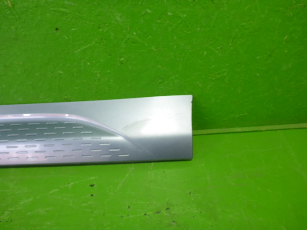 Накладка двери задней левой