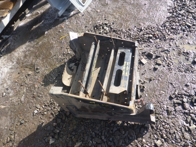 Крепление АКБ (корпус/подставка)