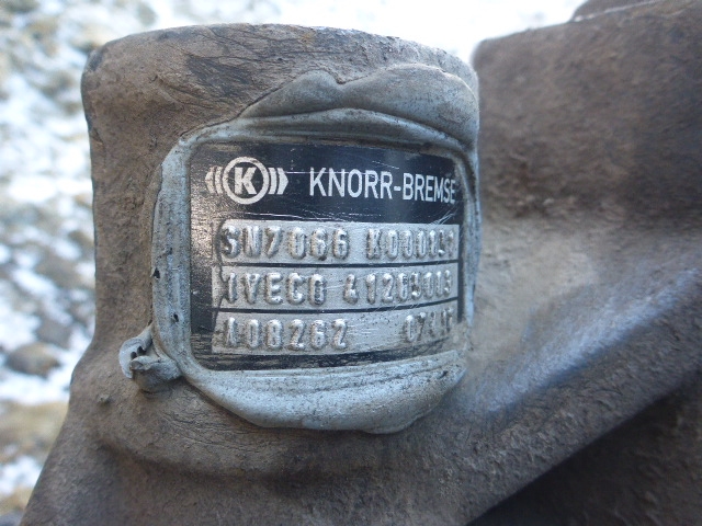 Суппорт задний левый