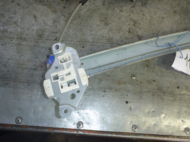 Стеклоподъемник электр. передний правый