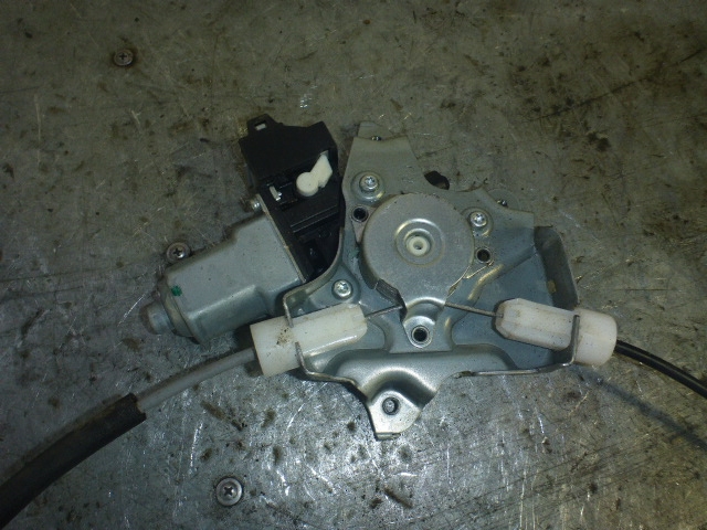 Стеклоподъемник электр. передний правый