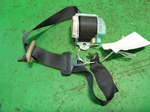 Ремень безопасности