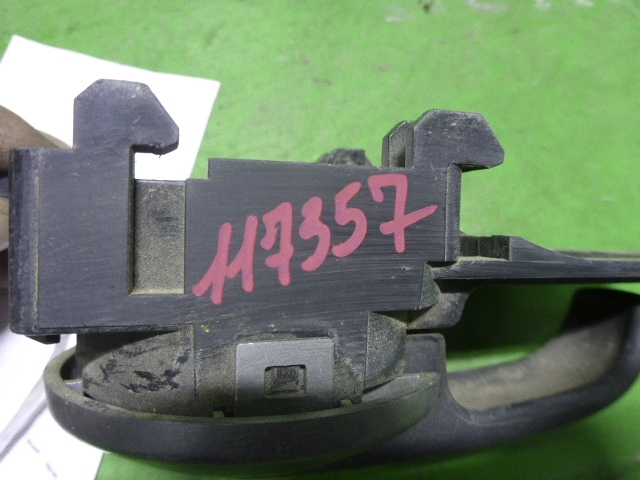 Ручка двери задней внутренняя левая