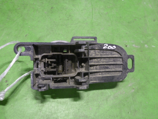 Ручка двери задней внутренняя левая