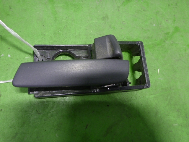 Ручка двери передней внутренняя правая