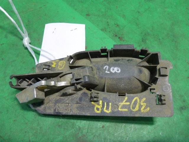 Ручка двери передней внутренняя правая