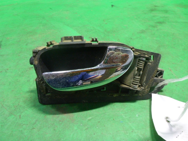 Ручка двери передней внутренняя правая