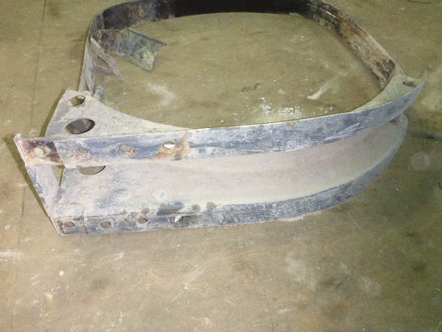 Кронштейн крепления топливного бака