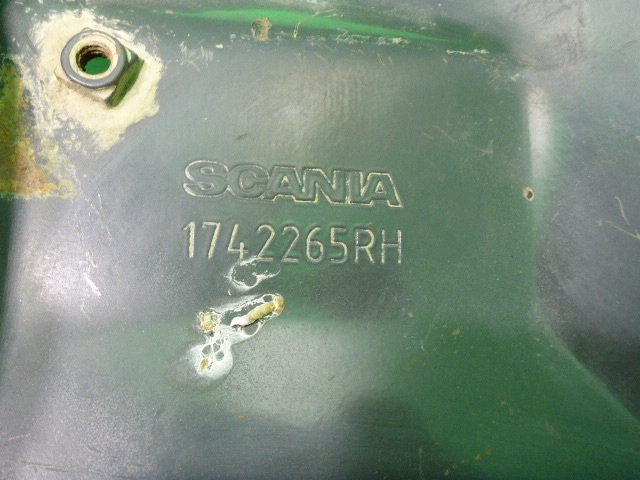 Петля решетки радиатора