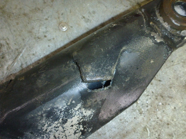 Рабочий цилиндр подъема кабины