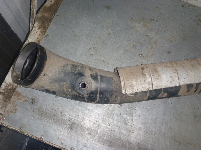 Патрубок воздушного фильтра