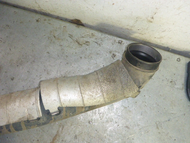 Патрубок воздушного фильтра