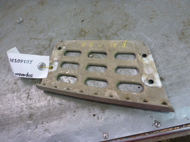 Подножка правая