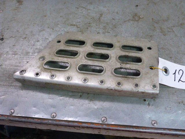 Подножка правая