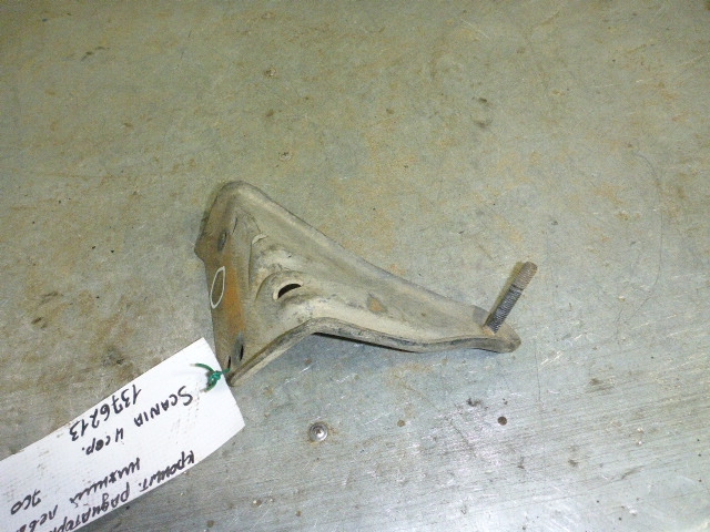 Кронштейн радиатора