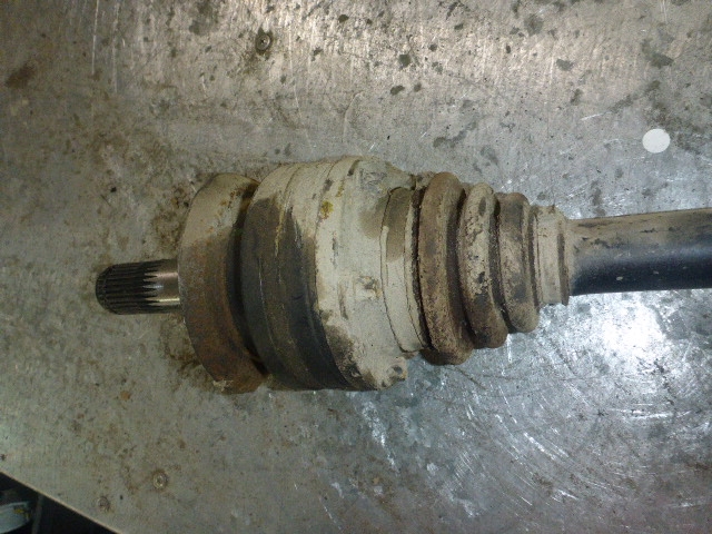 Полуось задняя левая