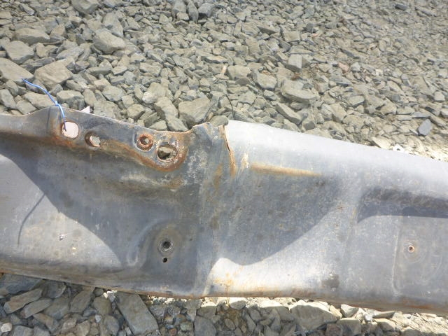 Усилитель переднего бампера